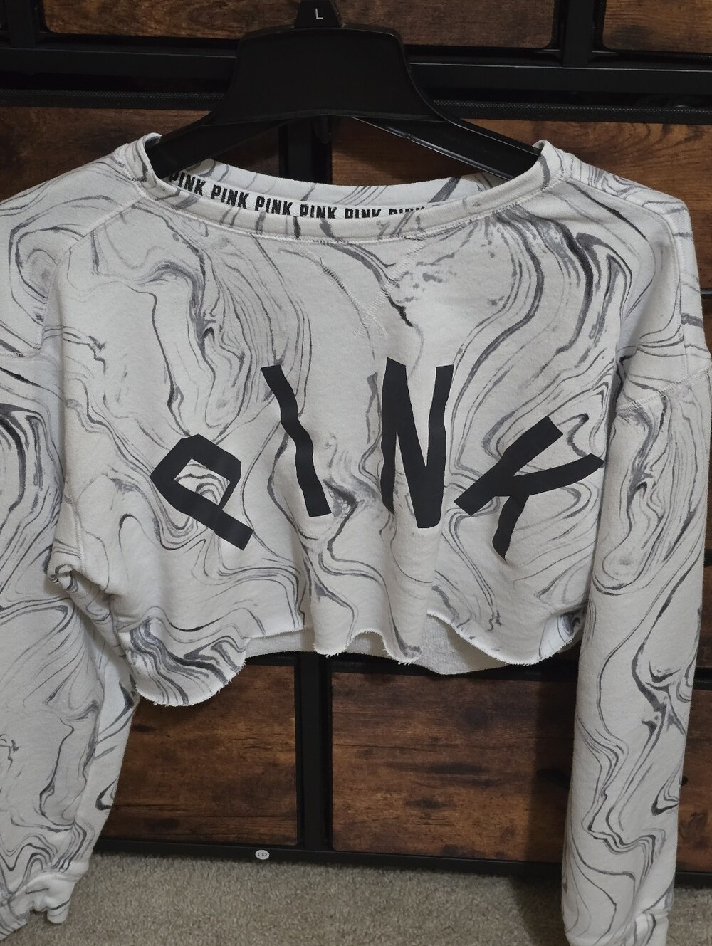 PINK Victoria's Secret Black & White Marble Cropped Long-Sleeve Top